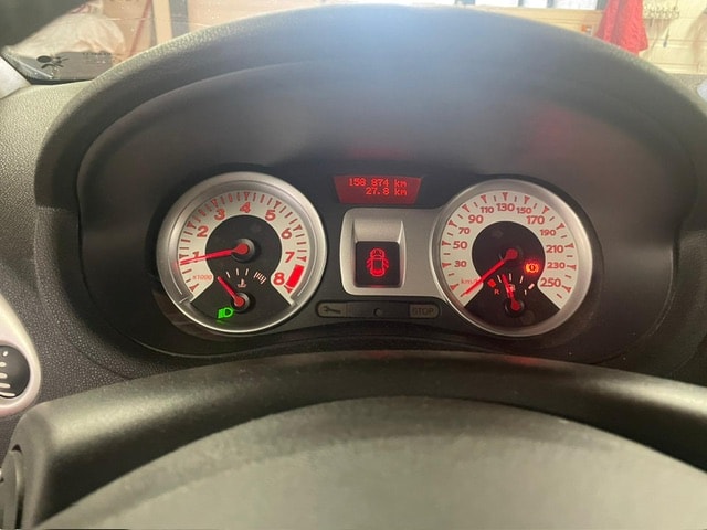 RENAULT Clio Grandtour 1.6 16V Exception-image-2