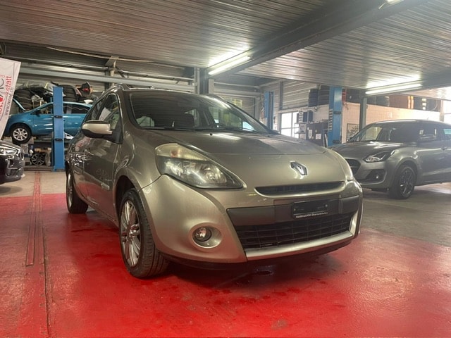 RENAULT Clio Grandtour 1.6 16V Exception-image-15