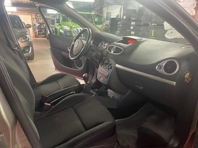 RENAULT Clio Grandtour 1.6 16V Exception-image-7