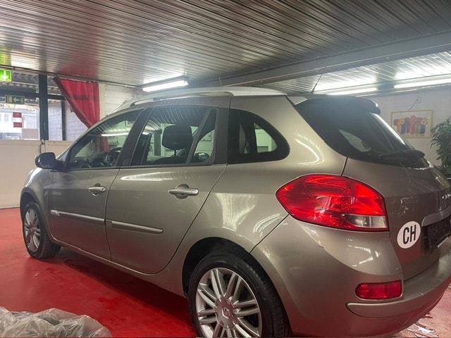 RENAULT Clio Grandtour 1.6 16V Exception-image-12