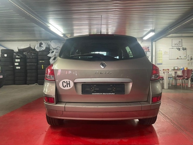RENAULT Clio Grandtour 1.6 16V Exception-image-8