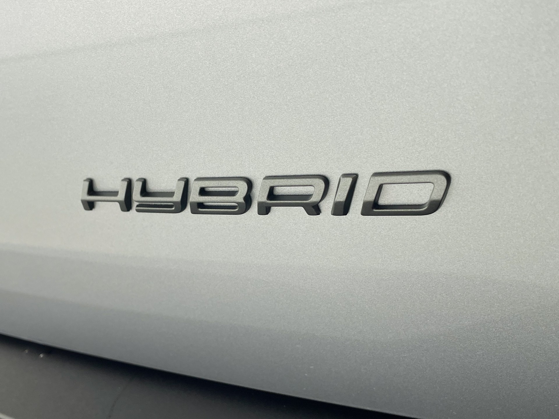 PEUGEOT 2008 1.2 Hybrid 145PS Allure Premium-image-23