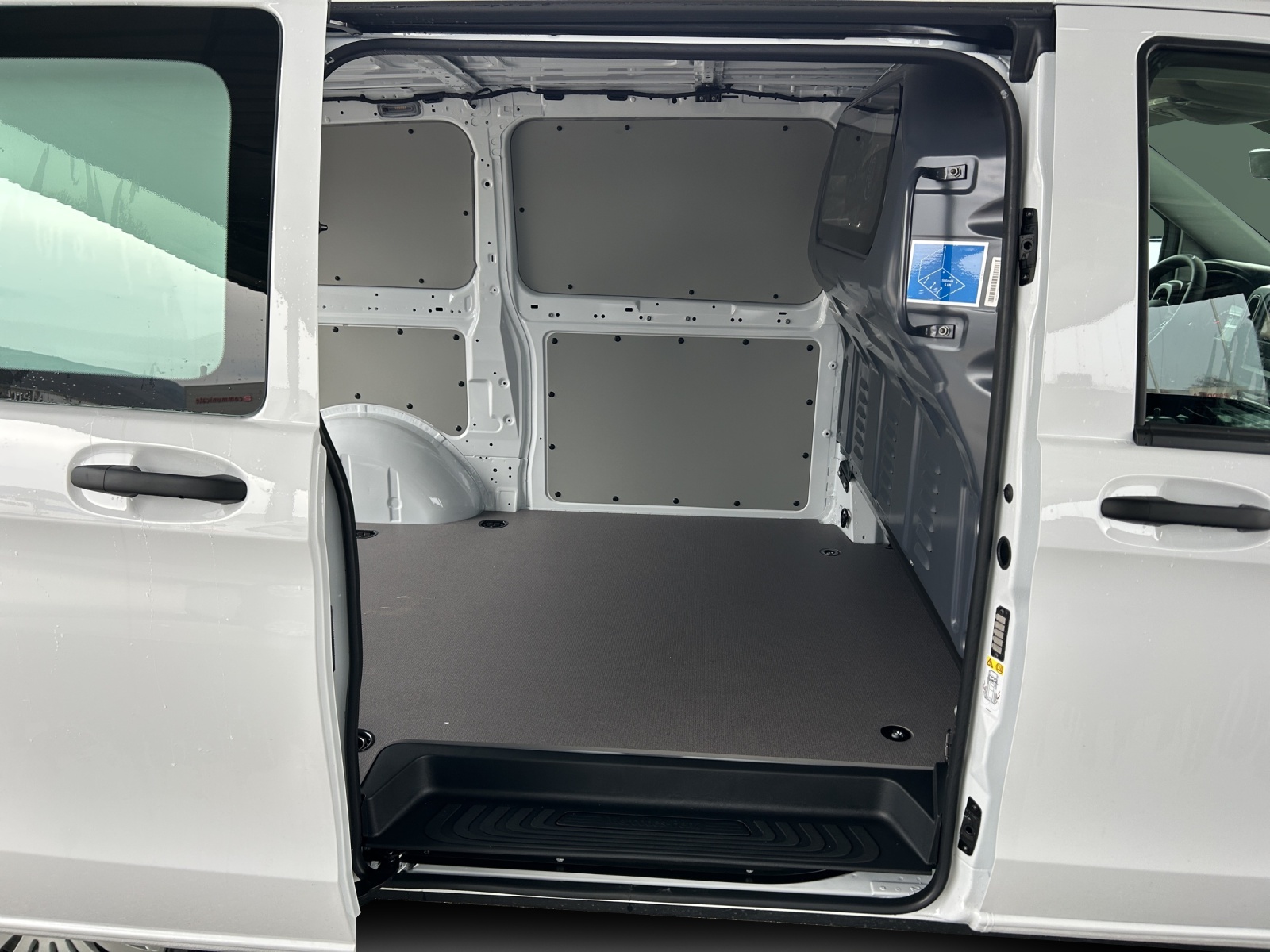 MERCEDES-BENZ Vito 114 KA PRO 3200mm L 9G-Tronic 4M WORKER-image-8