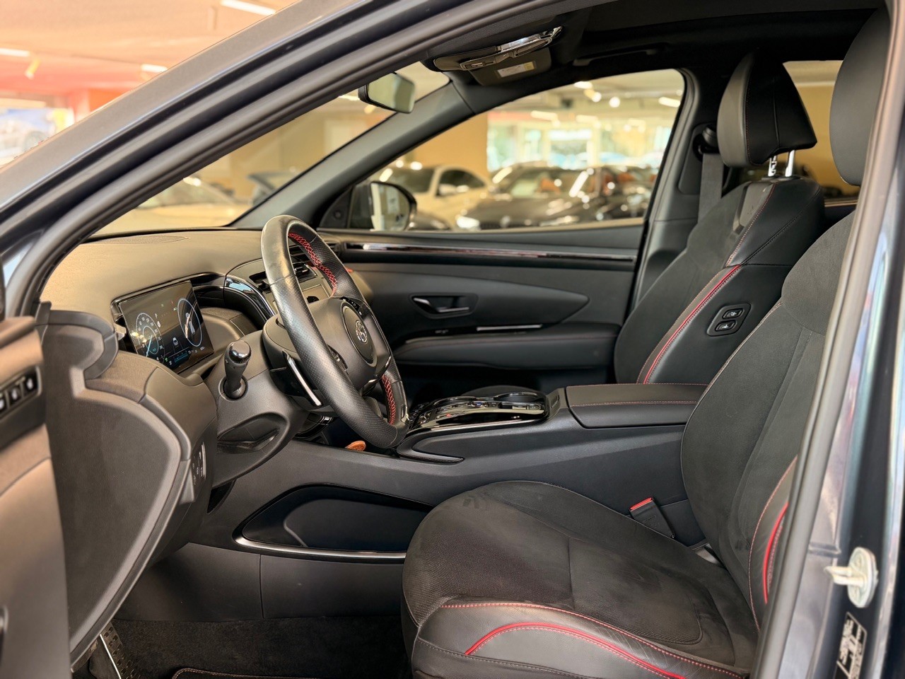 HYUNDAI Tucson 1.6 TGDI HEV N Line 4WD - Schweizer Fahrzeug-image-11
