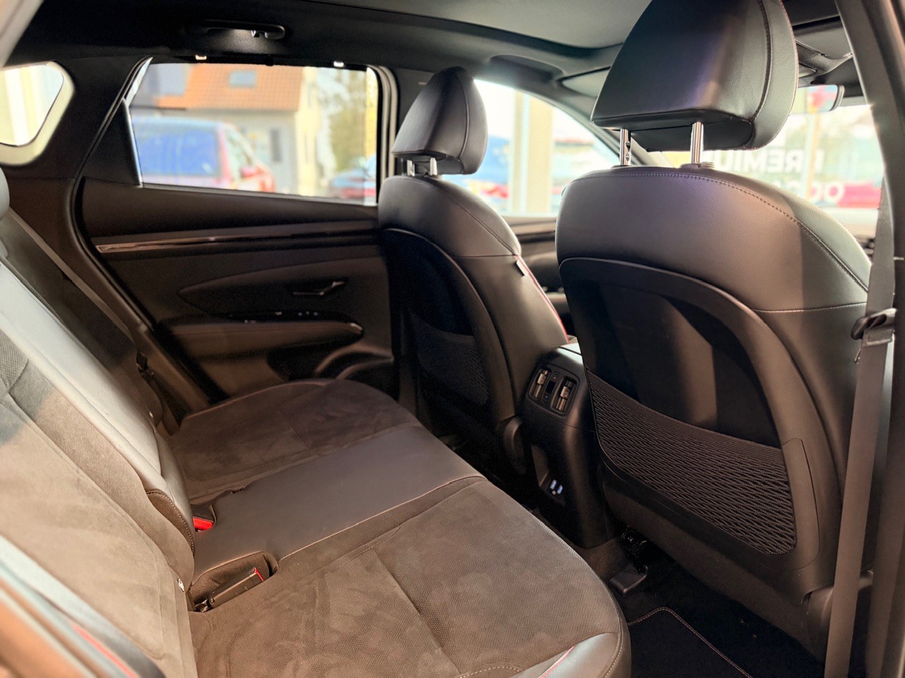 HYUNDAI Tucson 1.6 TGDI HEV N Line 4WD - Schweizer Fahrzeug-image-19