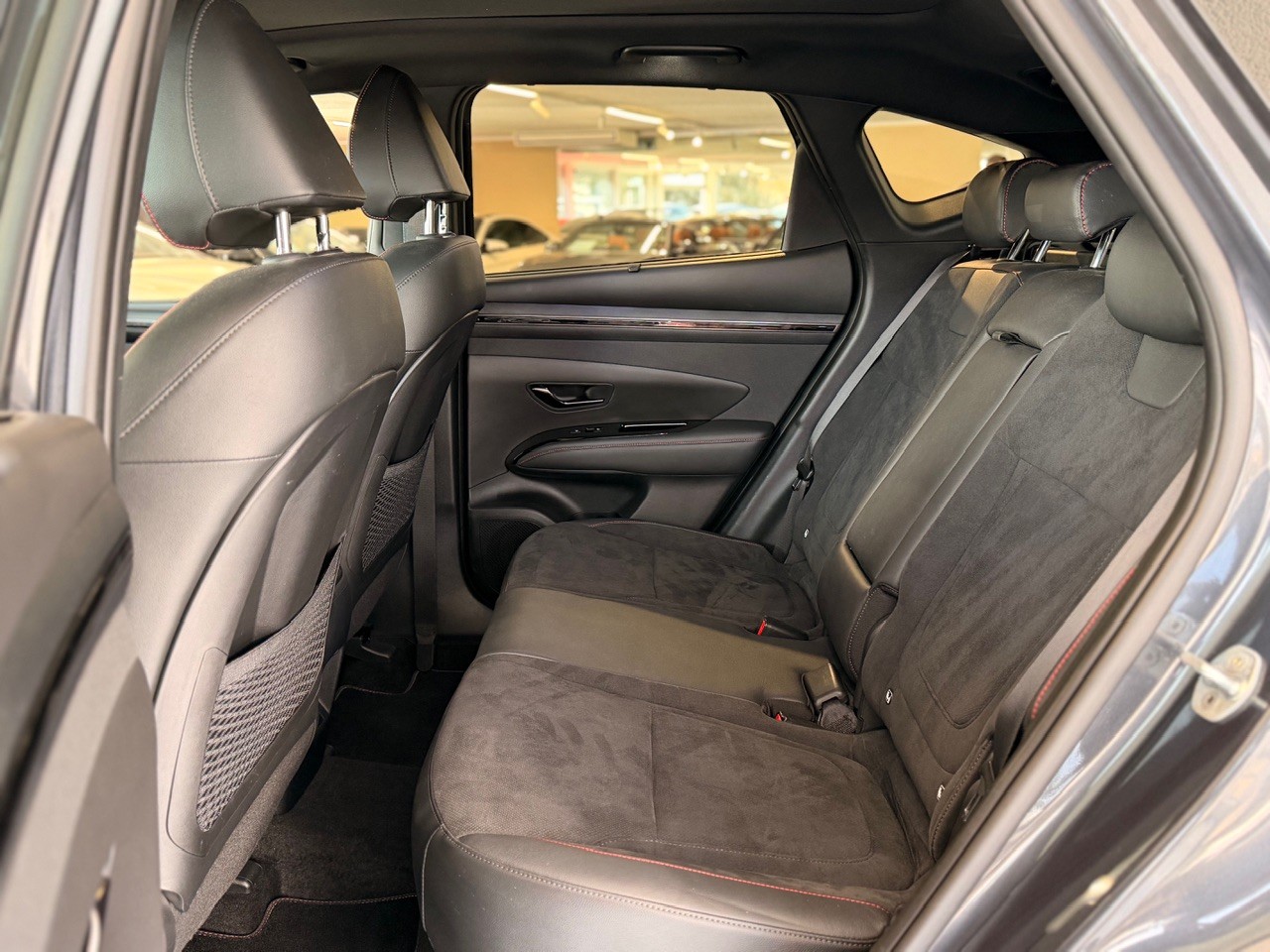 HYUNDAI Tucson 1.6 TGDI HEV N Line 4WD - Schweizer Fahrzeug-image-16