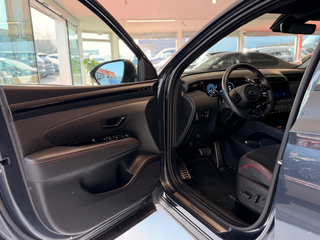 HYUNDAI Tucson 1.6 TGDI HEV N Line 4WD - Schweizer Fahrzeug-image-10
