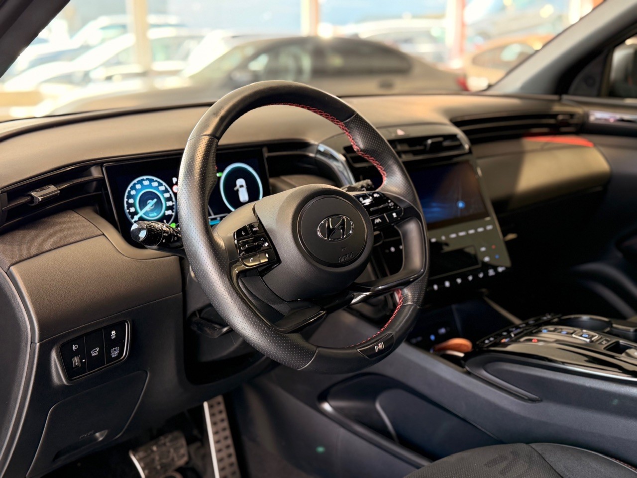 HYUNDAI Tucson 1.6 TGDI HEV N Line 4WD - Schweizer Fahrzeug-image-13