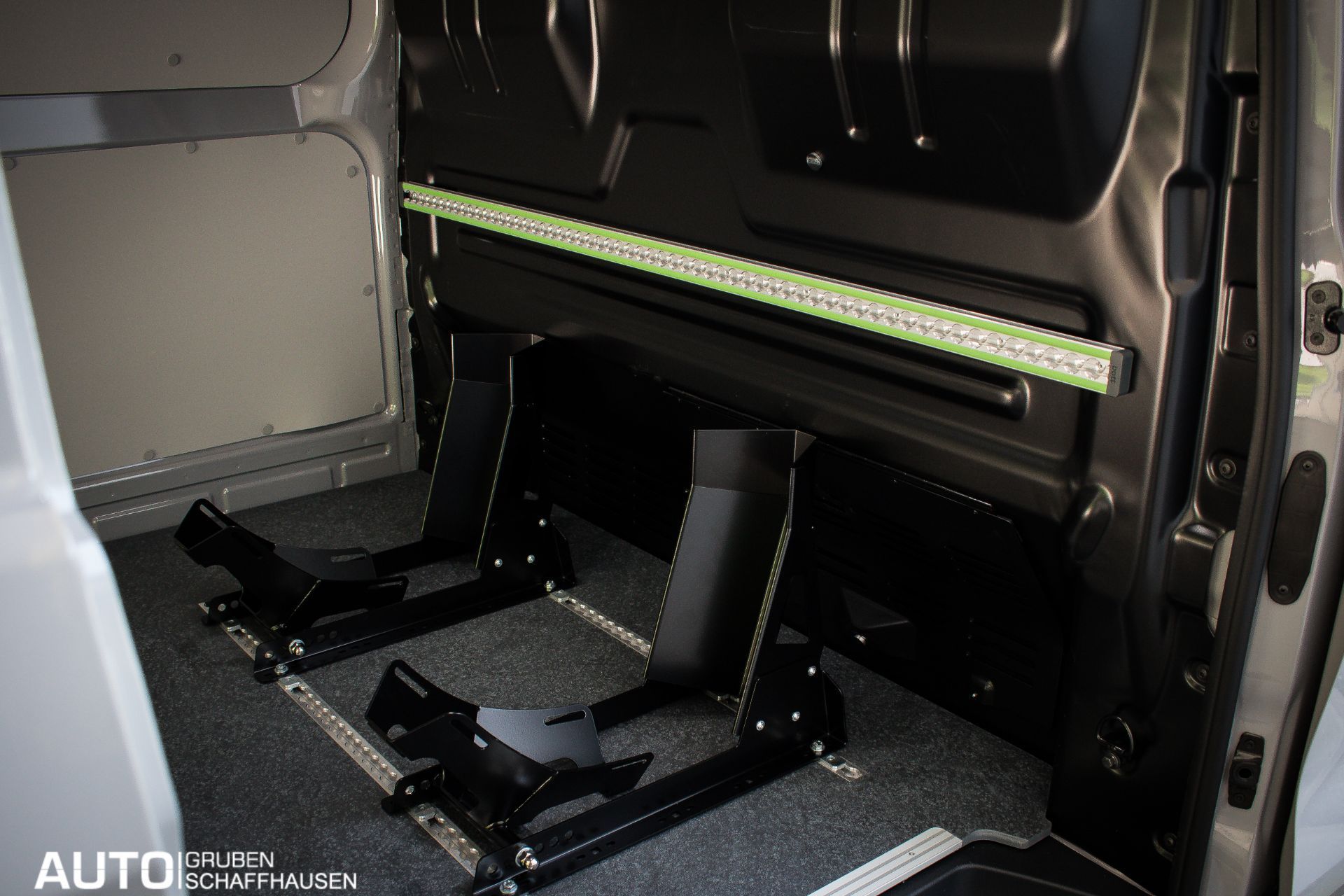 FORD Transit Custom Van 320 L1H1 Limited Automat 4x4-image-22