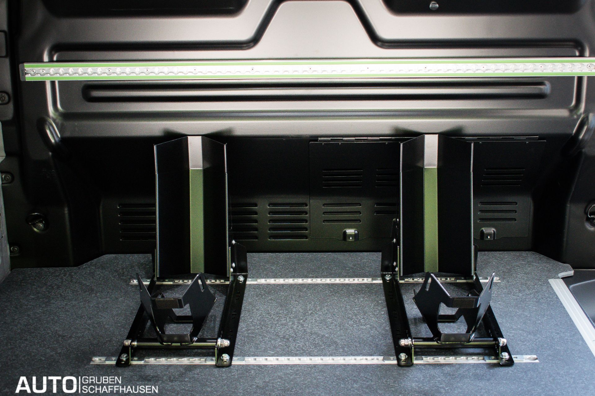 FORD Transit Custom Van 320 L1H1 Limited Automat 4x4-image-25