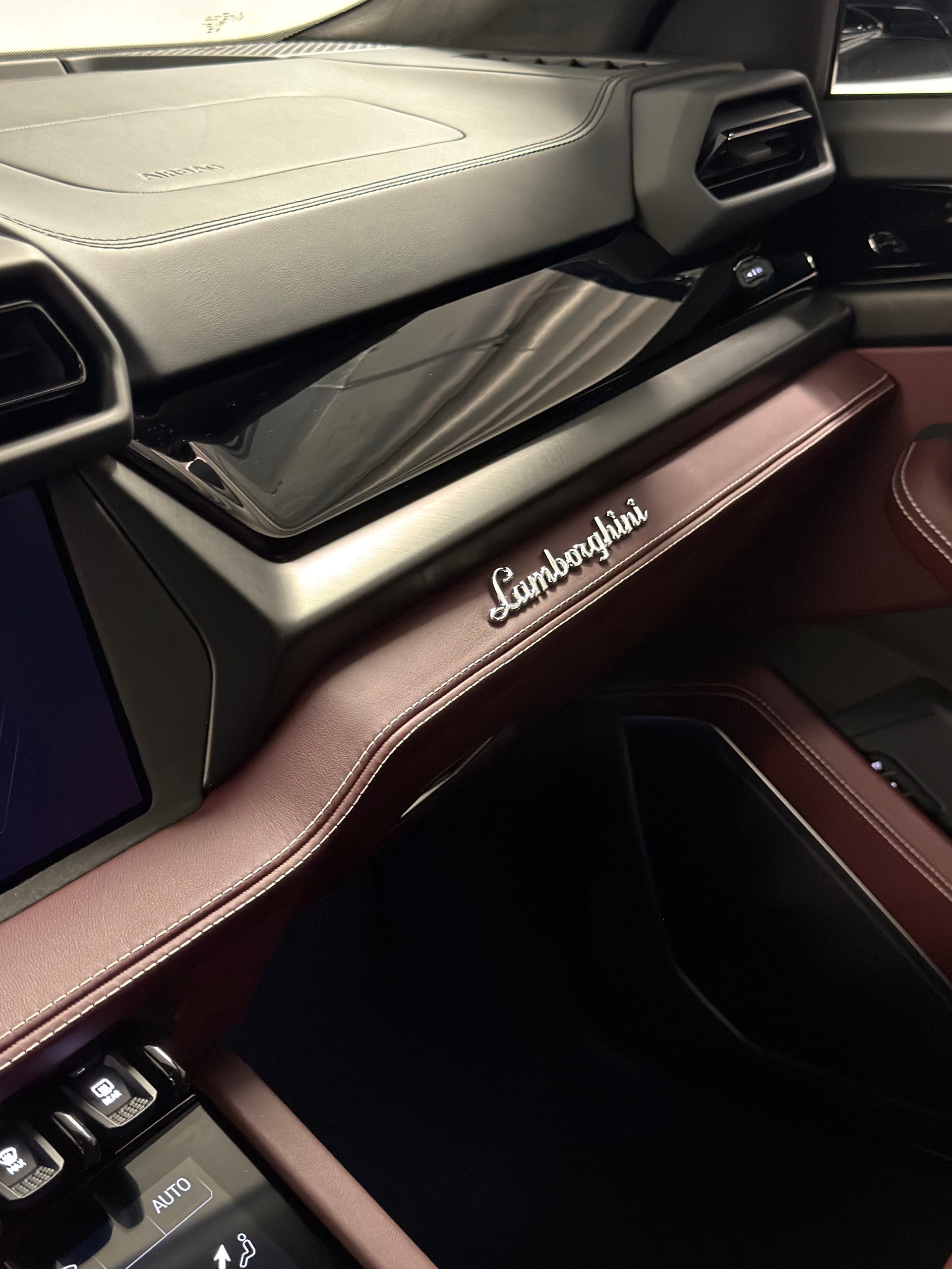 LAMBORGHINI Lamborghini Urus SE-image-15