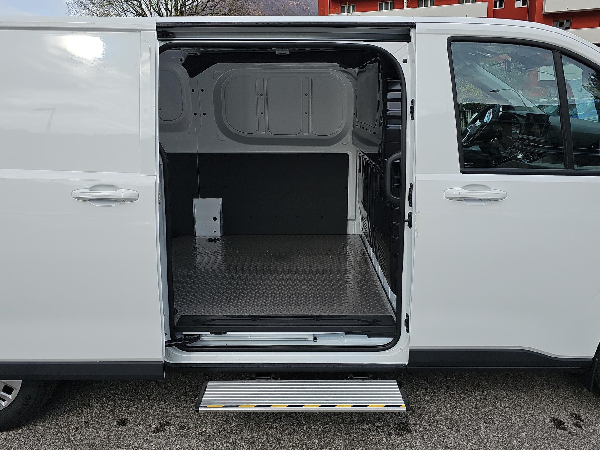MAXUS Deliver 7 Kaw. L2H1 2.0 TD Base-image-11