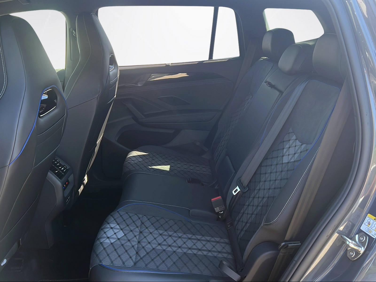 VW Tayron R-Line 2.0TSI 265CH DSG 4Motion-image-9