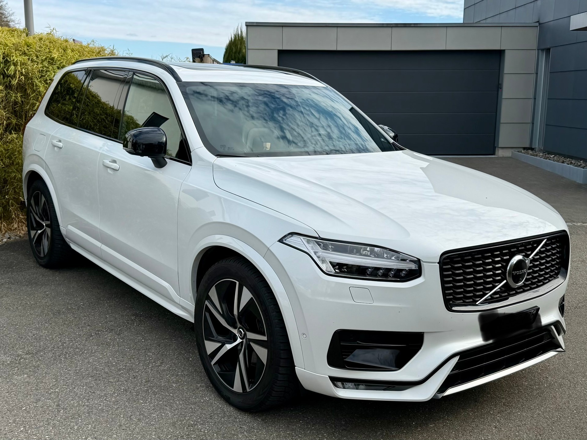 VOLVO XC90 B5 Diesel Mild Hybrid AWD R-Design Geartronic-image-8