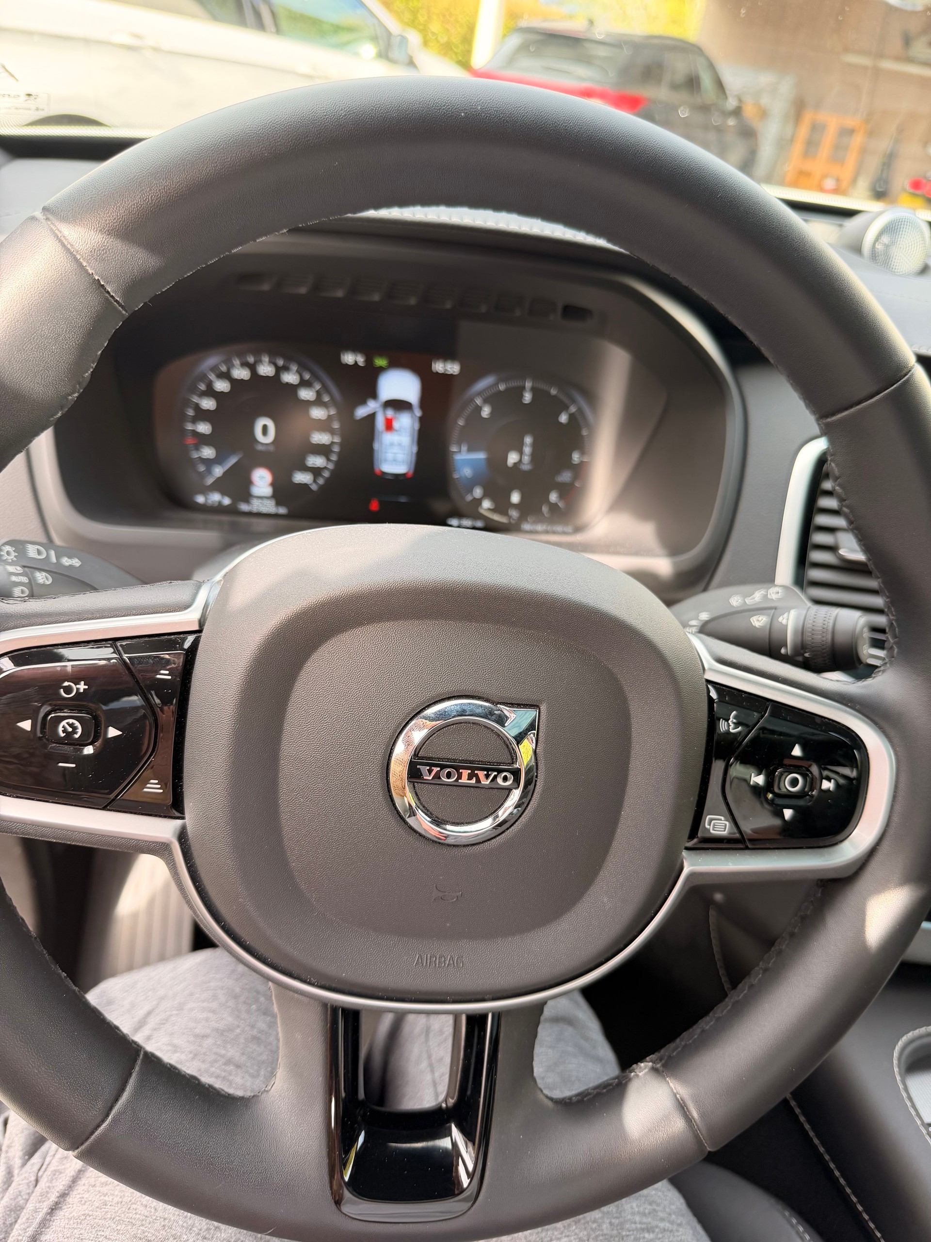 VOLVO XC90 B5 Diesel Mild Hybrid AWD R-Design Geartronic-image-6