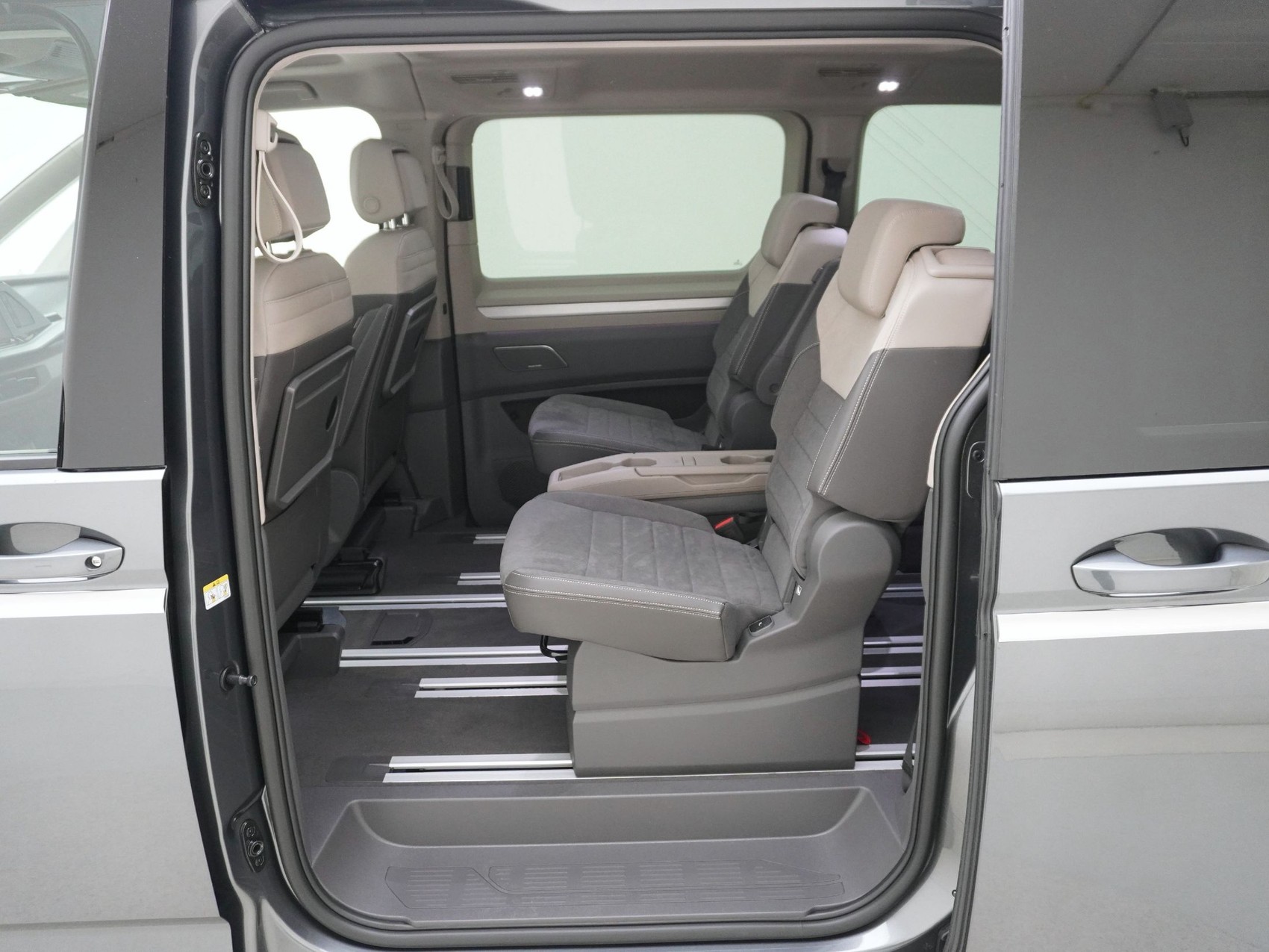 VW Multivan 1.5 TSI eHybrid Style DSG 4motion-image-12