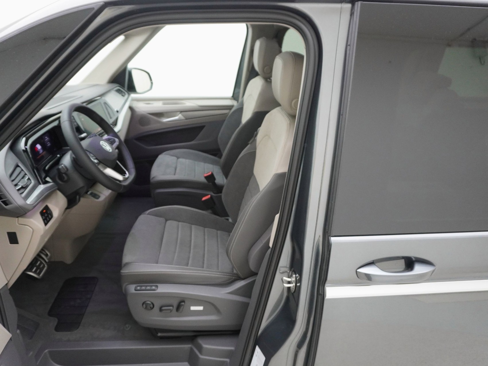 VW Multivan 1.5 TSI eHybrid Style DSG 4motion-image-16