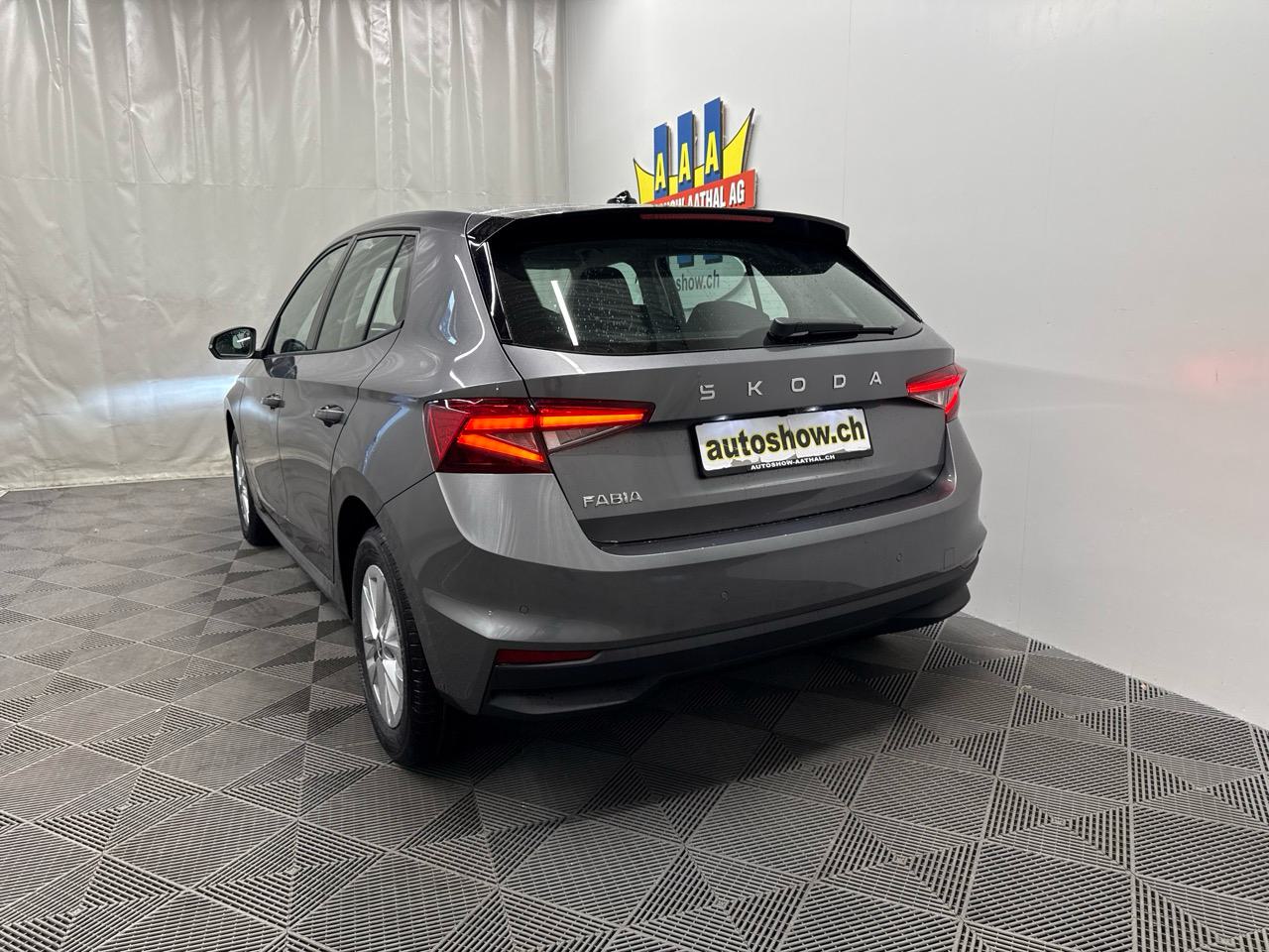 SKODA Fabia 1.0 TSI Dynamic-image-13