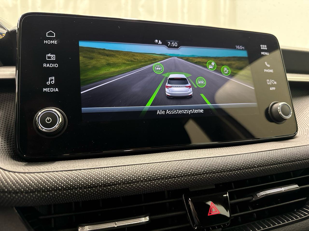 SKODA Fabia 1.0 TSI Dynamic-image-7