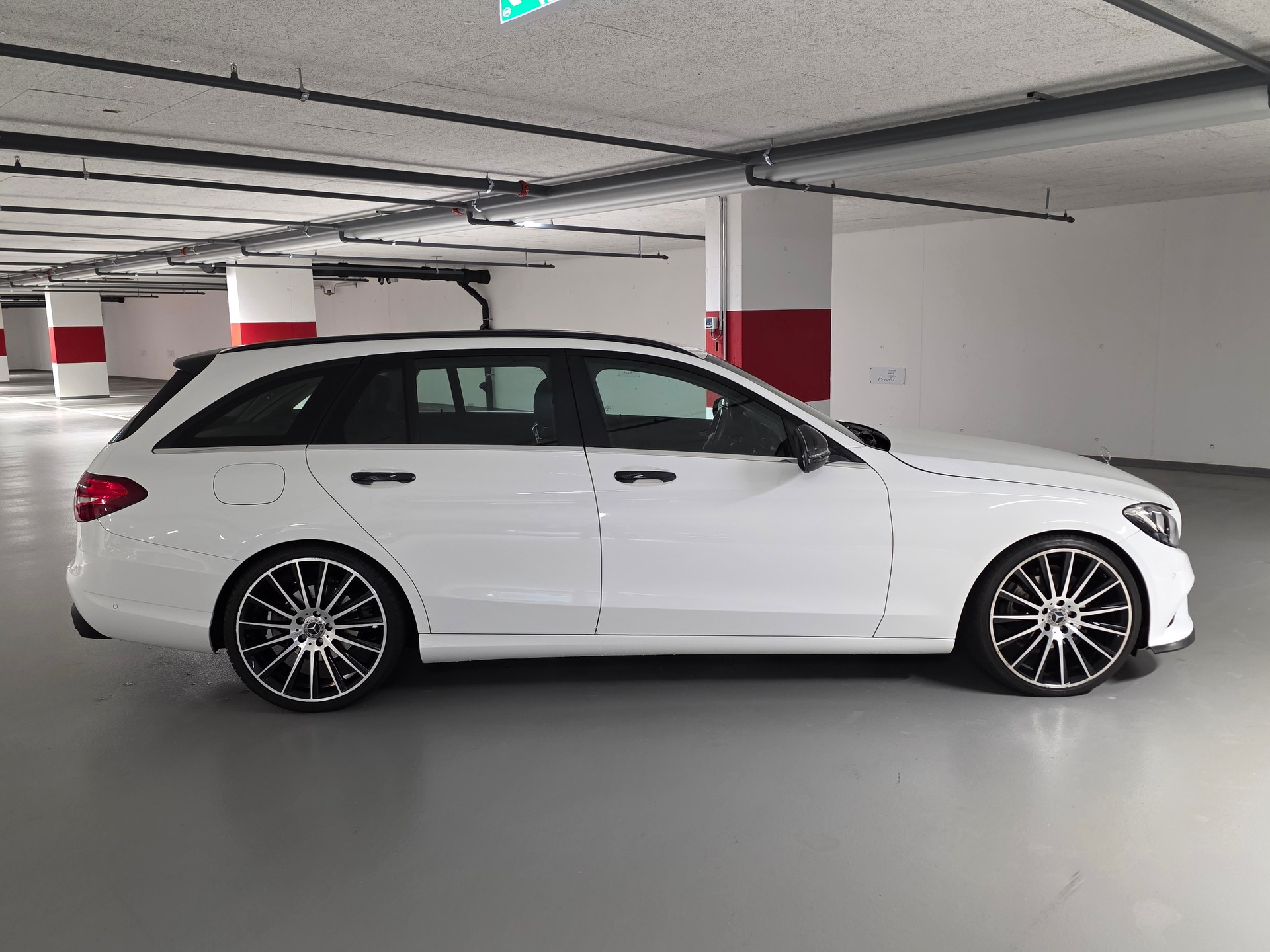 MERCEDES-BENZ C 220 d Avantgarde 9G-Tronic-showroom-element-3