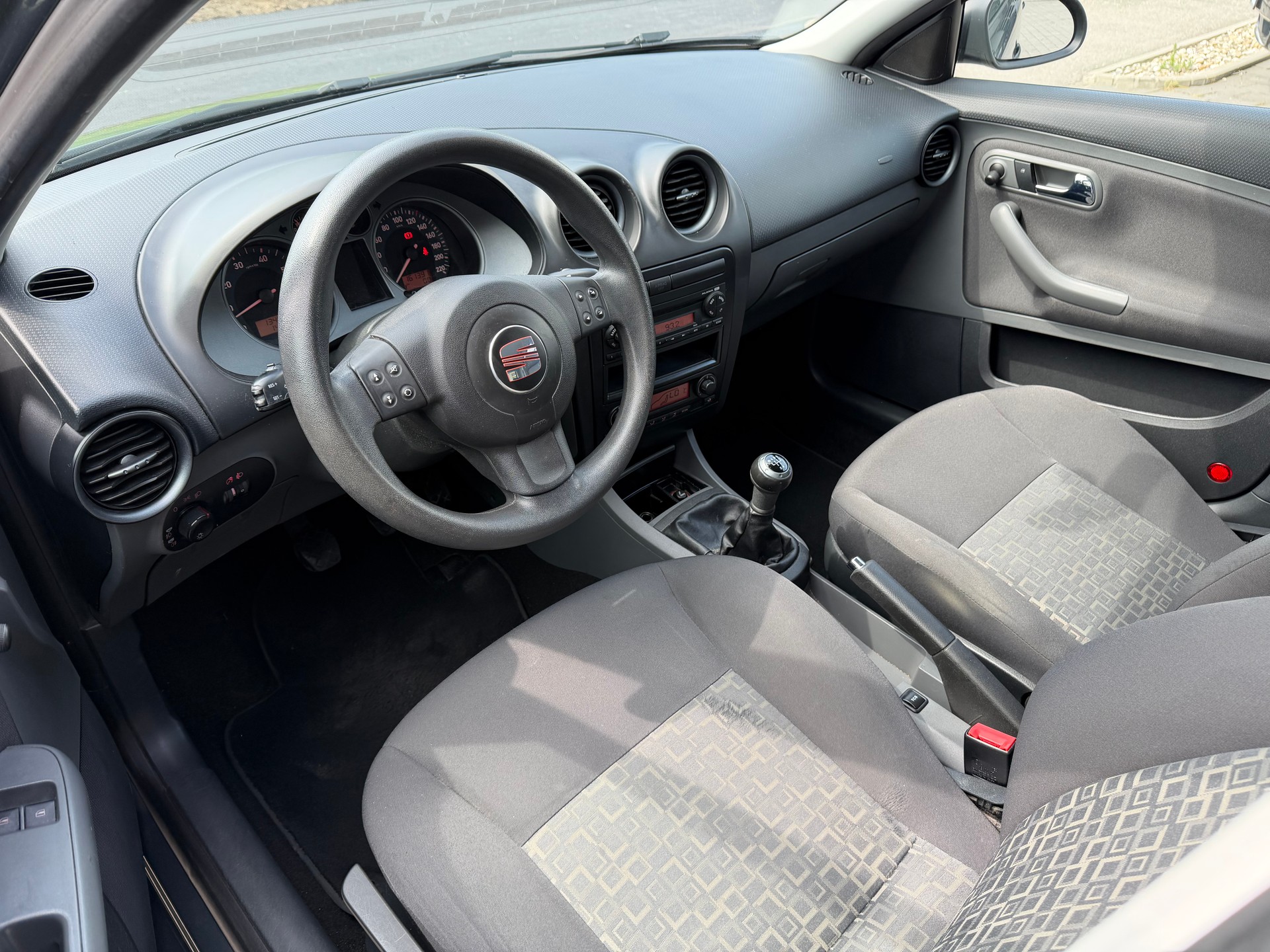 SEAT Ibiza 1.6 16V Shake-image-8