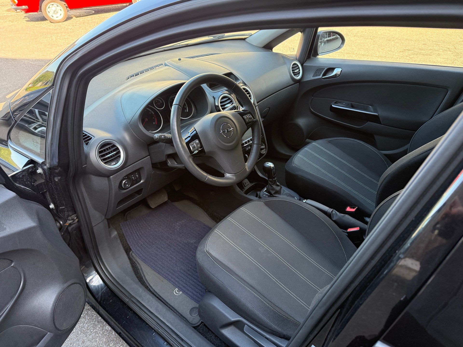 OPEL Corsa 1.4 TP Color Edition Automatic-image-10