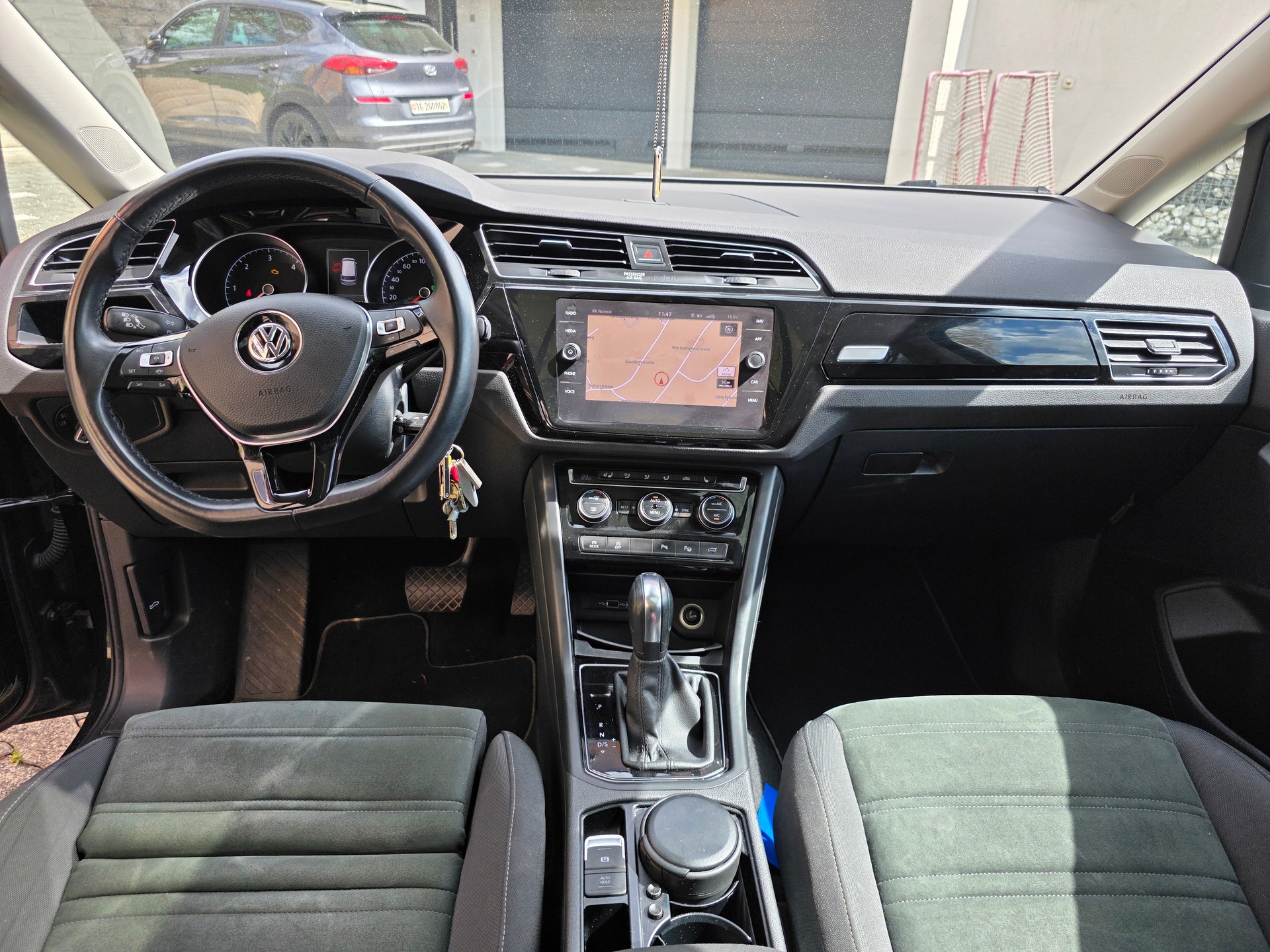VW Touran 2.0 TDI BlueMotion Technology Highline DSG-image-5