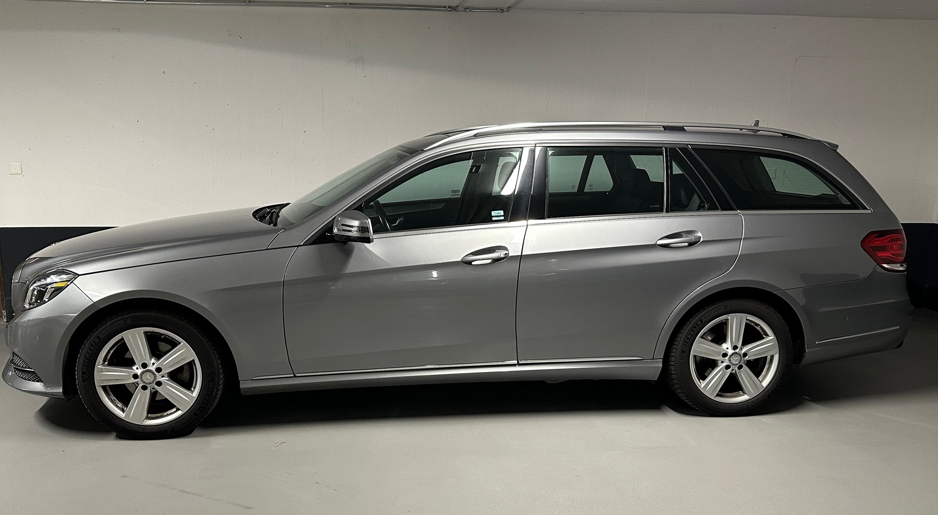 MERCEDES-BENZ E 220 CDI Avantgarde 7G-Tronic-image-1