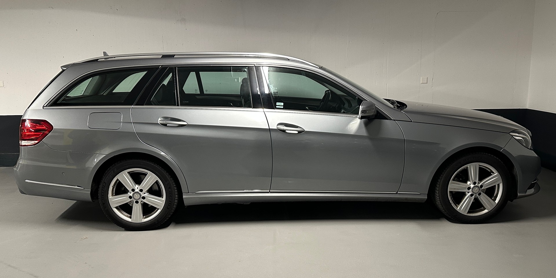 MERCEDES-BENZ E 220 CDI Avantgarde 7G-Tronic-image-6
