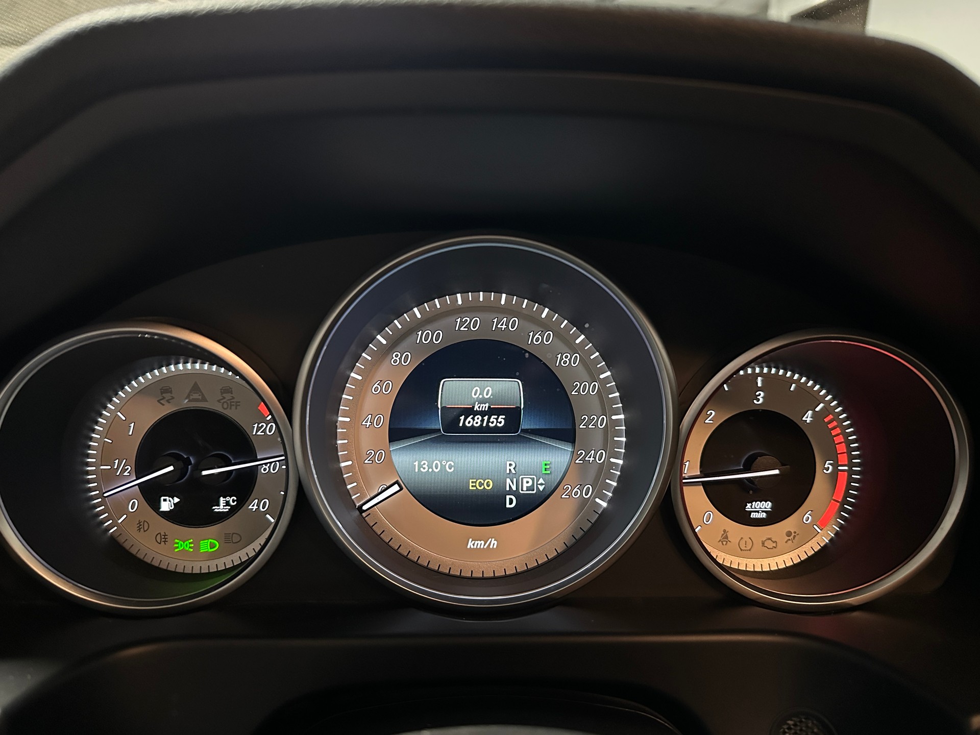 MERCEDES-BENZ E 220 CDI Avantgarde 7G-Tronic-image-11