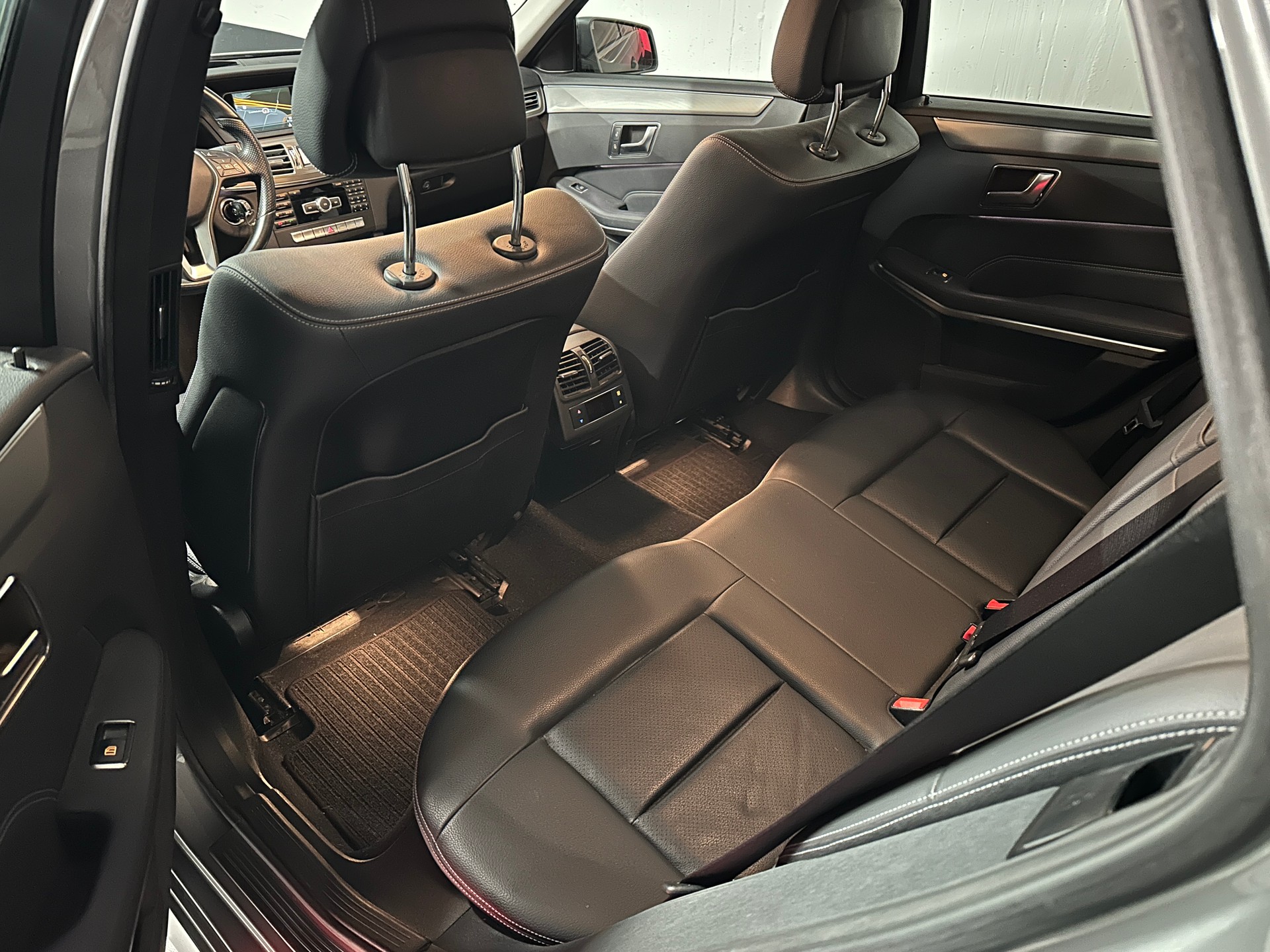 MERCEDES-BENZ E 220 CDI Avantgarde 7G-Tronic-image-10