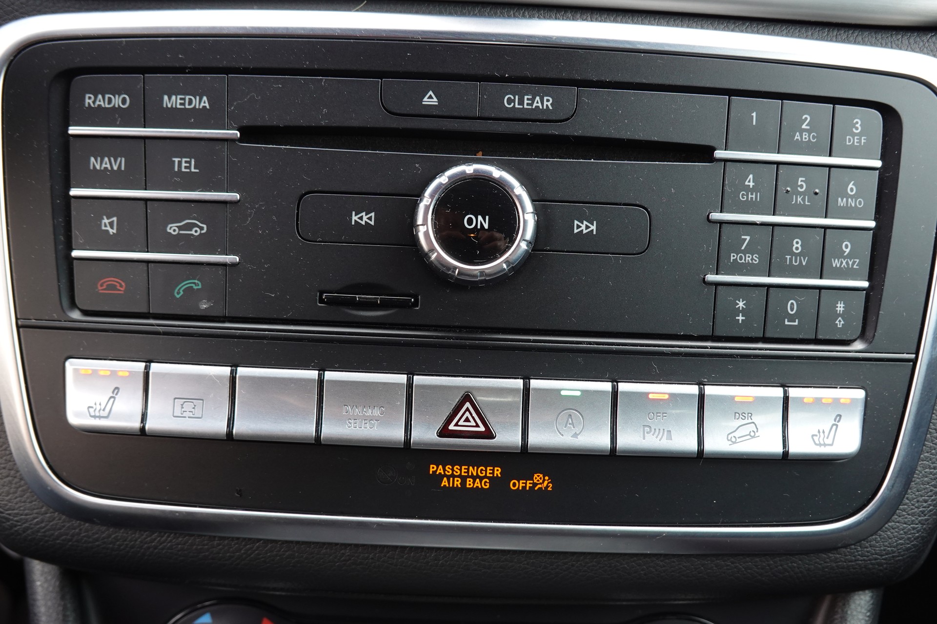 MERCEDES-BENZ GLA 250 AMG Line 4Matic CH Fahrzeug - "Tempomat * Caméra * Hayon Electrique * GPS * Aide à la conduite"-image-16