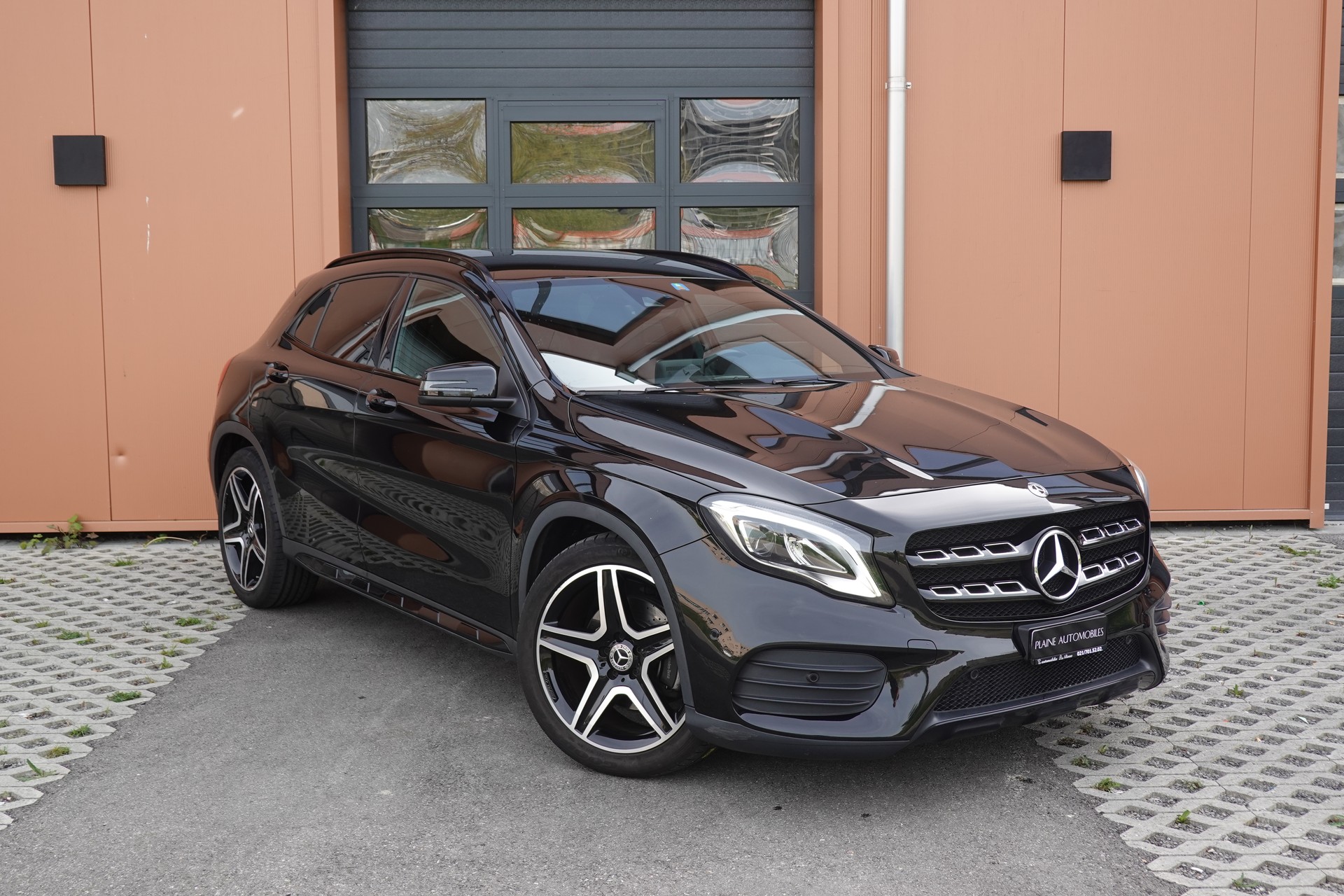 MERCEDES-BENZ GLA 250 AMG Line 4Matic CH Fahrzeug - "Tempomat * Caméra * Hayon Electrique * GPS * Aide à la conduite"-image-0