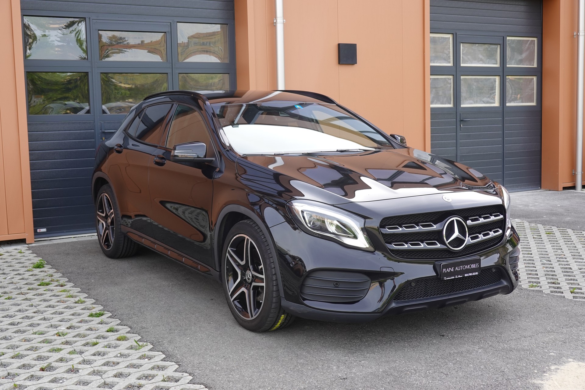 MERCEDES-BENZ GLA 250 AMG Line 4Matic CH Fahrzeug - "Tempomat * Caméra * Hayon Electrique * GPS * Aide à la conduite"-image-2