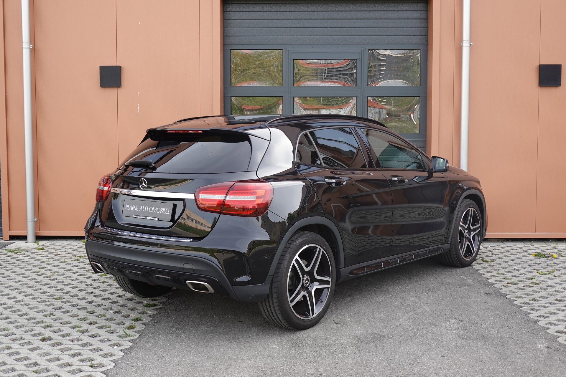 MERCEDES-BENZ GLA 250 AMG Line 4Matic CH Fahrzeug - "Tempomat * Caméra * Hayon Electrique * GPS * Aide à la conduite"-image-7