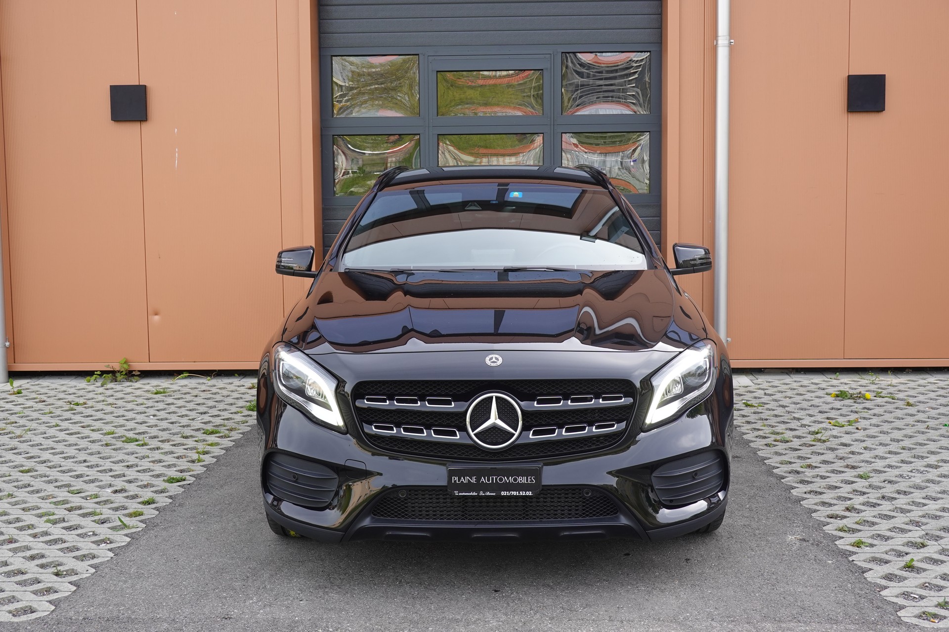 MERCEDES-BENZ GLA 250 AMG Line 4Matic CH Fahrzeug - "Tempomat * Caméra * Hayon Electrique * GPS * Aide à la conduite"-image-1