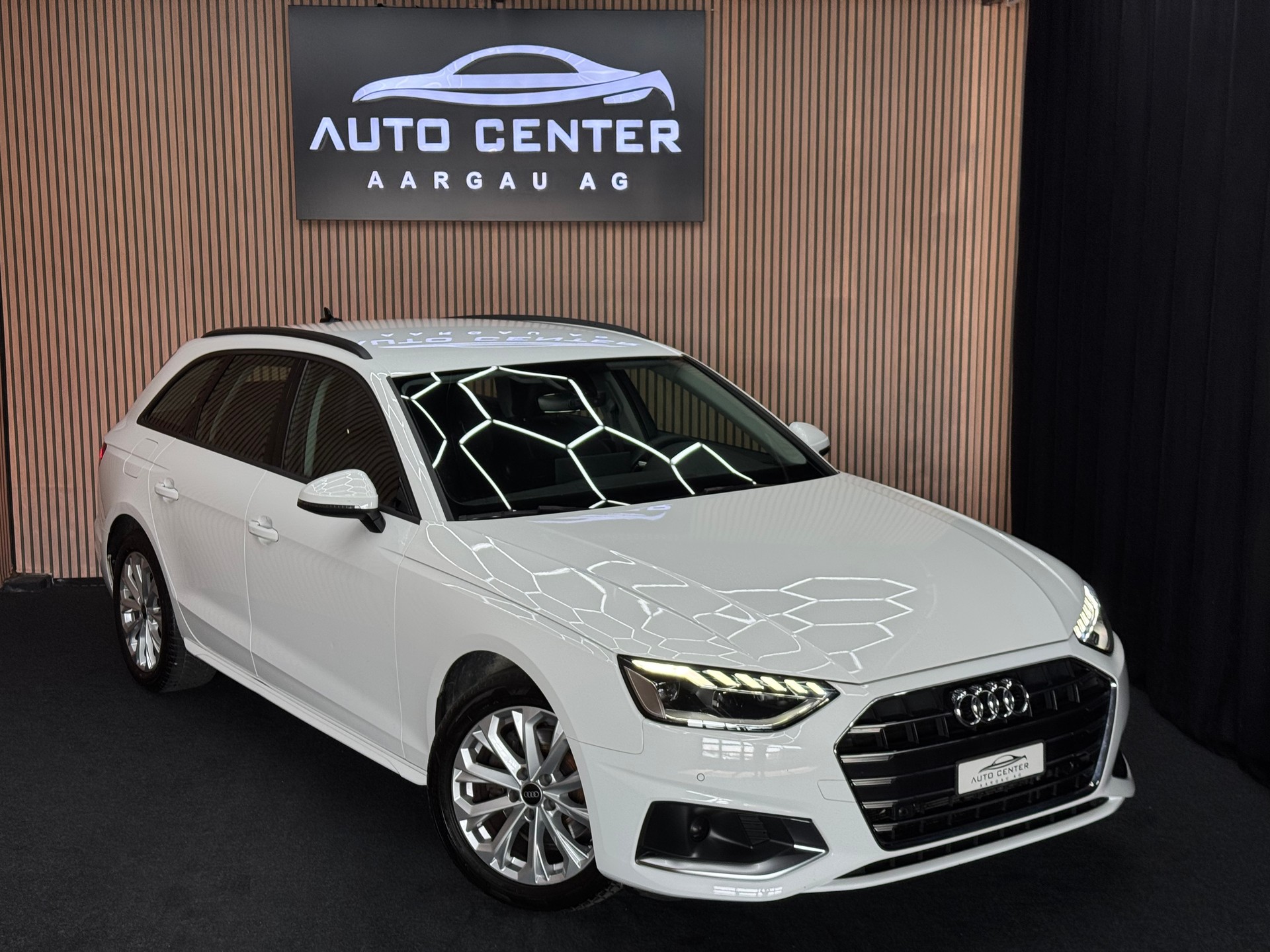 AUDI A4 Avant 2.0 35 TDI Advanced S-Tronic | 1 Jahr Garantie | Facelift | *ab CHF 199.-/ Monat*