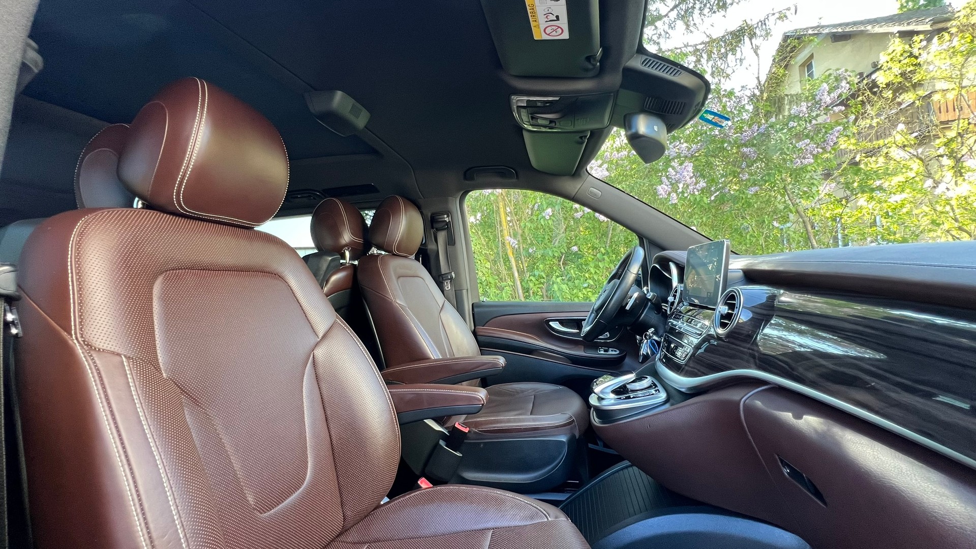 MERCEDES-BENZ V 250 d AVANTGARDE AMG LINE BLACK LANG 4MATIC 7G-TRONIC l 190 PS-image-24