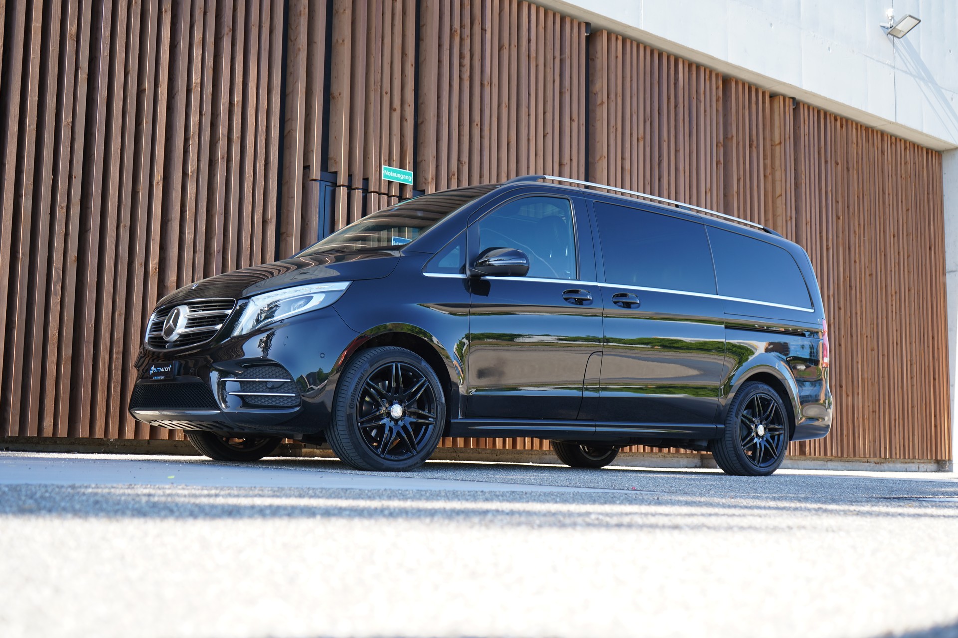 MERCEDES-BENZ V 250 d AVANTGARDE AMG LINE BLACK LANG 4MATIC 7G-TRONIC l 190 PS-image-9