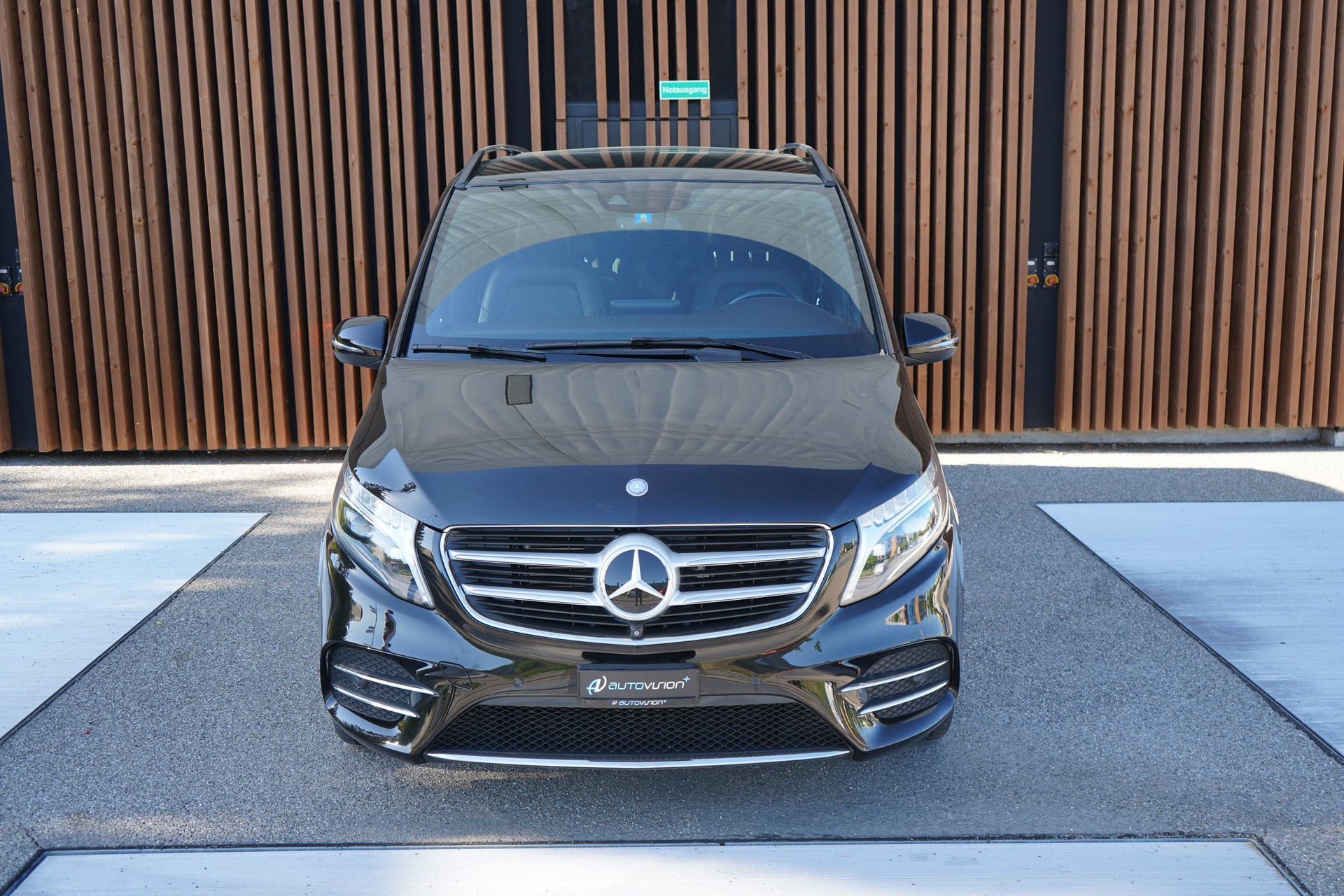 MERCEDES-BENZ V 250 d AVANTGARDE AMG LINE BLACK LANG 4MATIC 7G-TRONIC l 190 PS-image-12