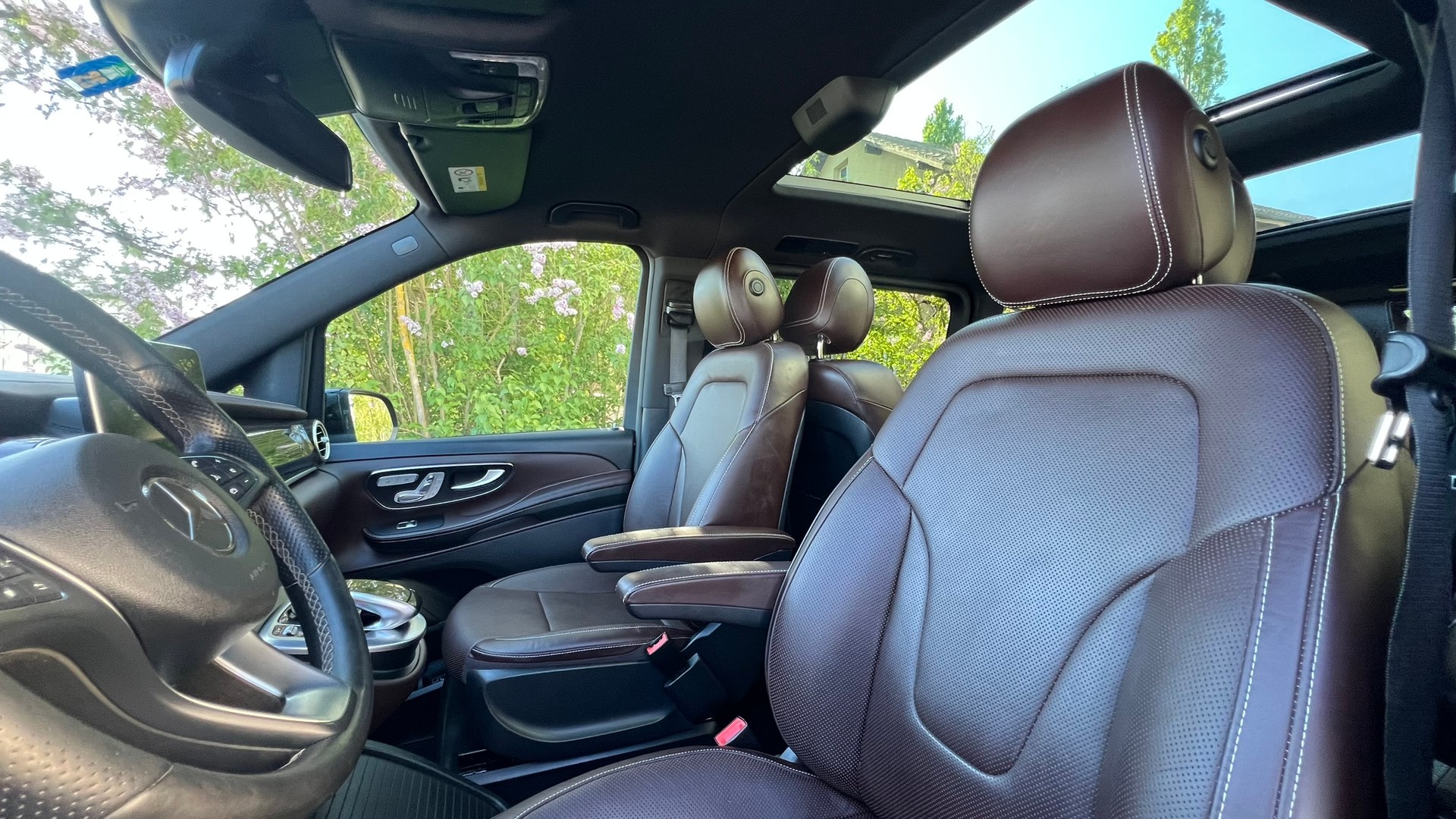 MERCEDES-BENZ V 250 d AVANTGARDE AMG LINE BLACK LANG 4MATIC 7G-TRONIC l 190 PS-image-23