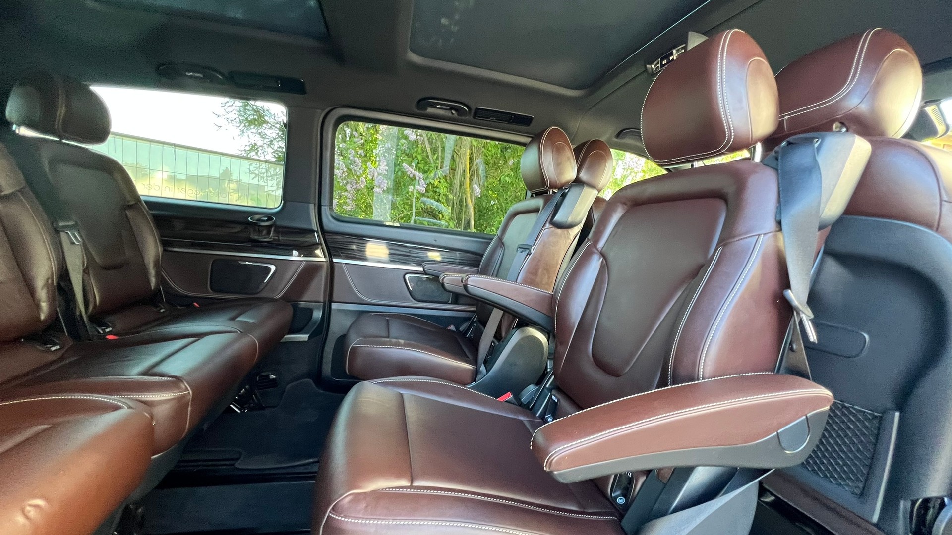 MERCEDES-BENZ V 250 d AVANTGARDE AMG LINE BLACK LANG 4MATIC 7G-TRONIC l 190 PS-image-26