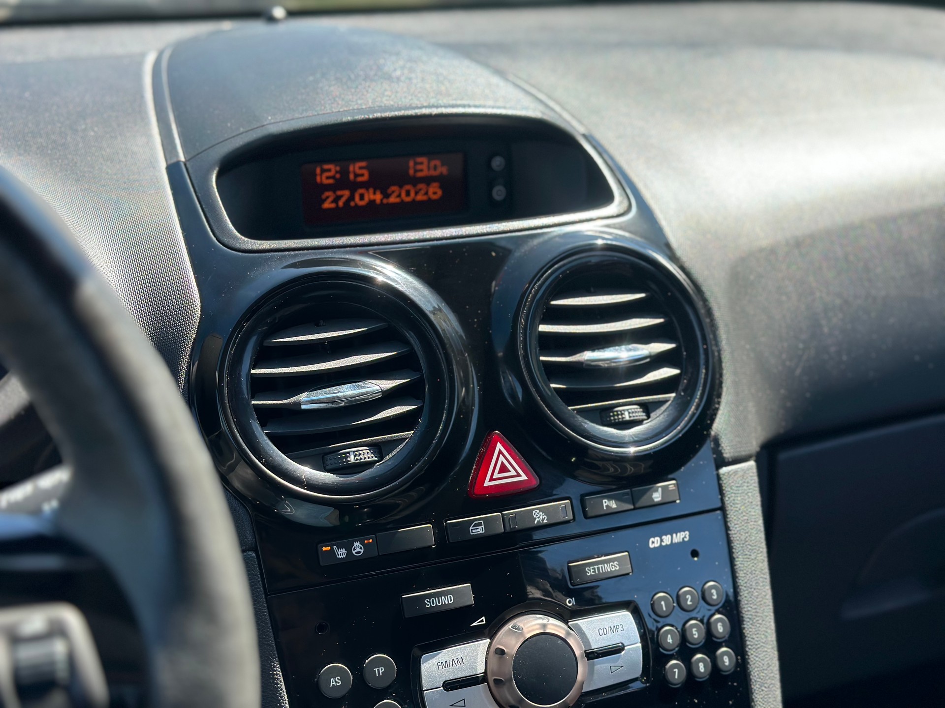 OPEL Corsa 1.4 TP Anniversary-image-12