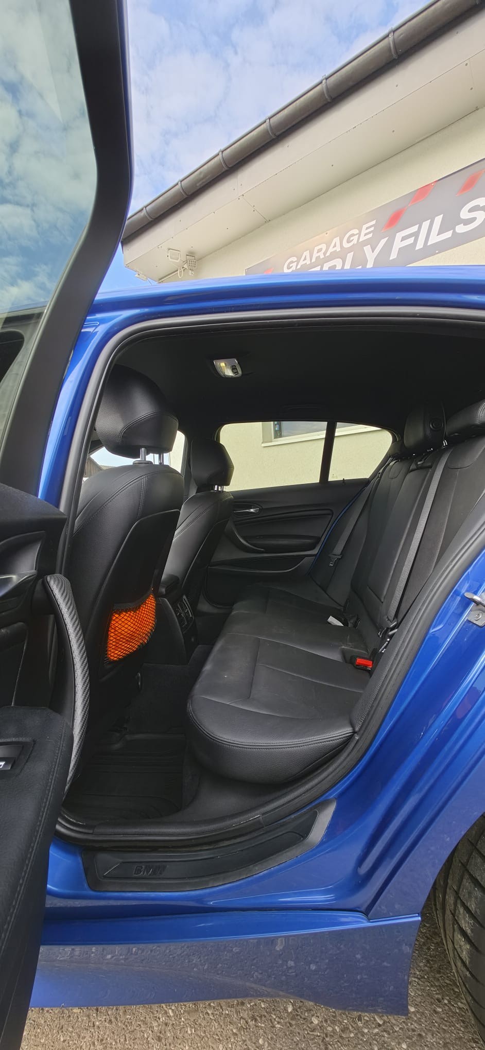 BMW M135i xDrive Steptronic-image-4