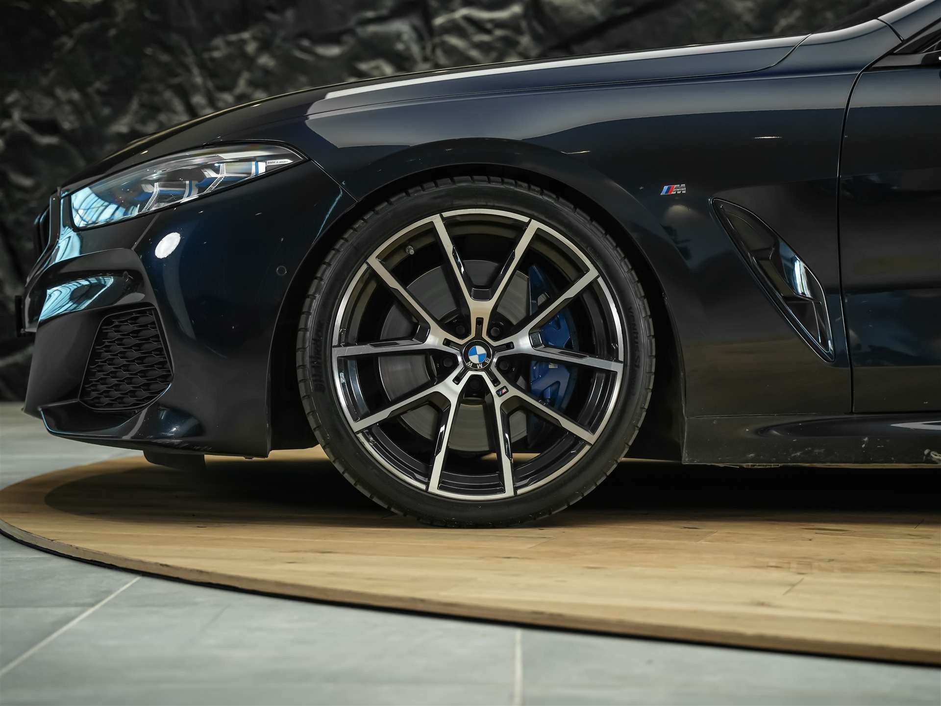 BMW 840d xDrive Steptronic M Sport **CH-Auto**-image-14