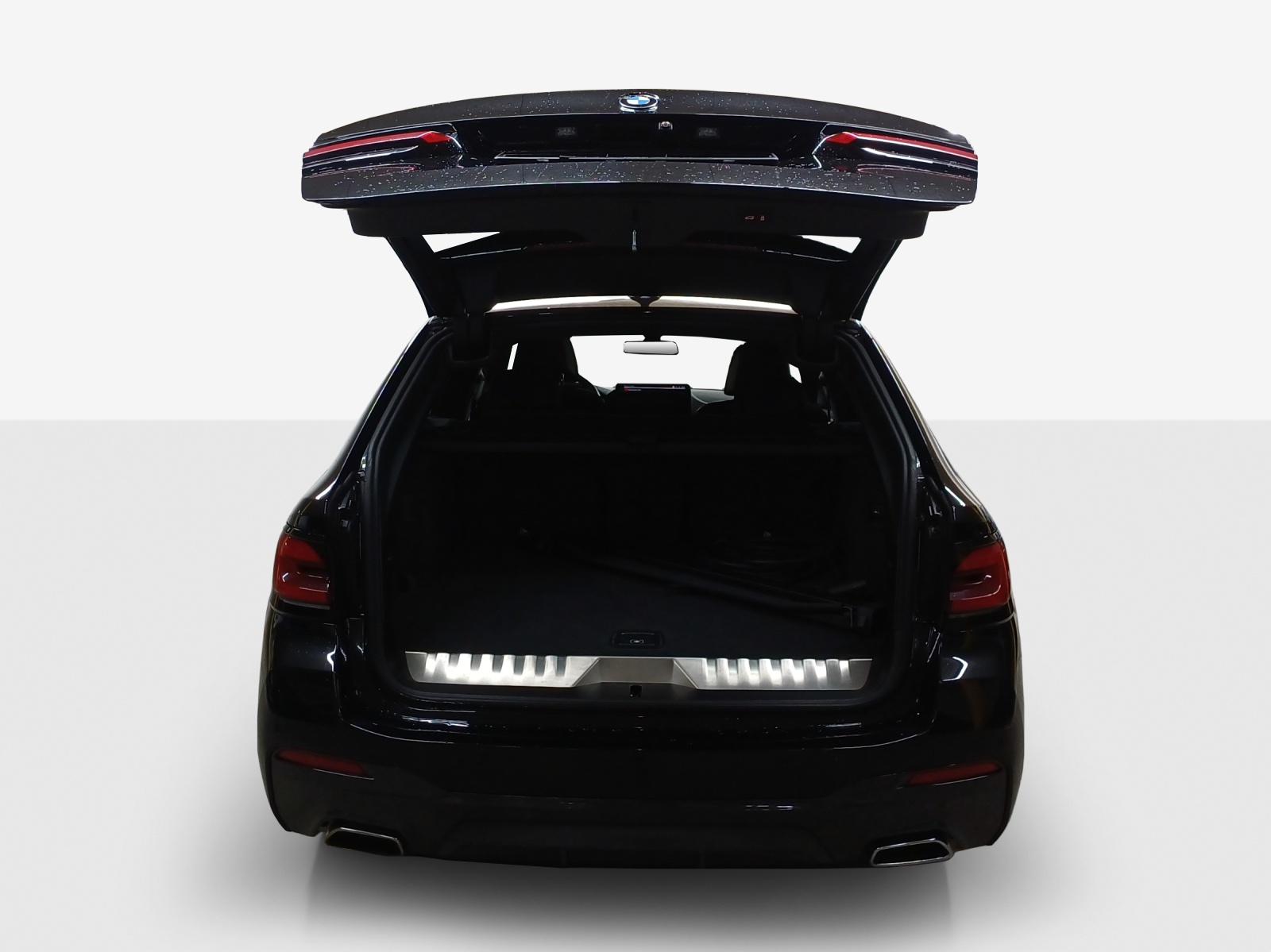 BMW 530e xDrive Touring Pure M Sport Steptronic-image-12