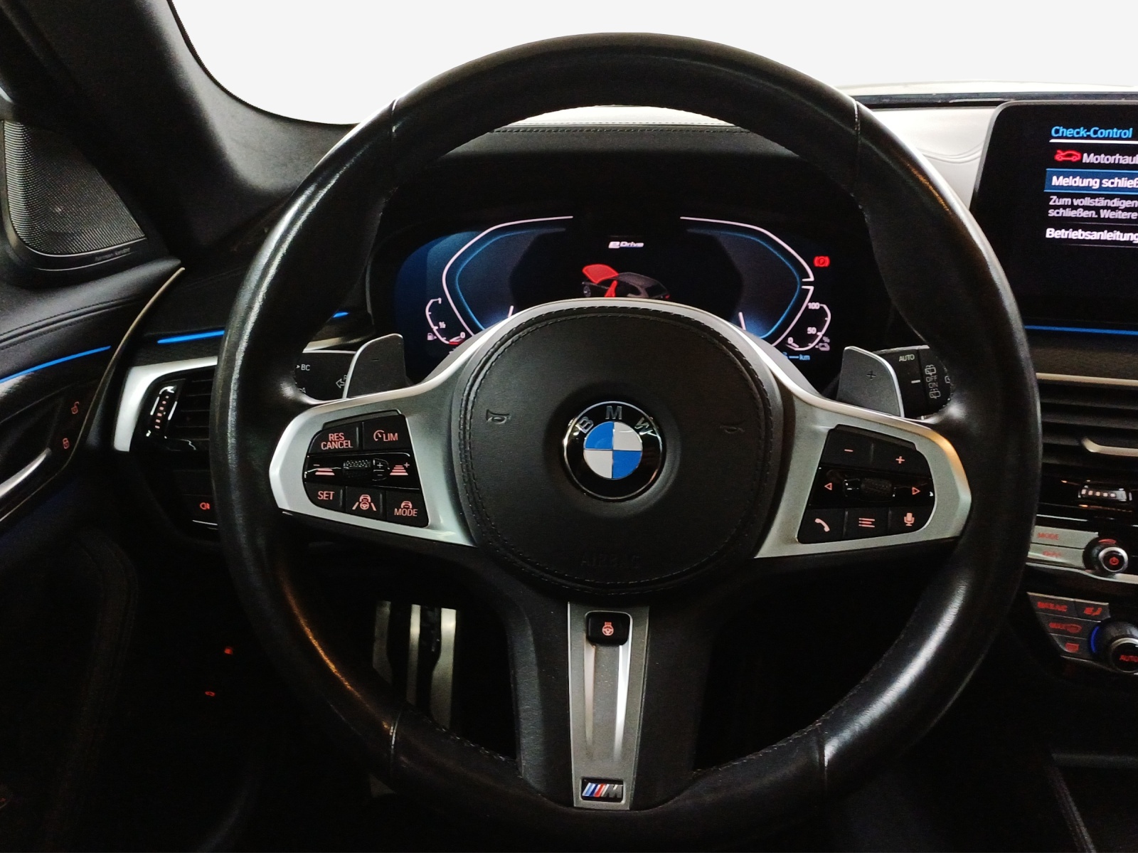 BMW 530e xDrive Touring Pure M Sport Steptronic-image-9