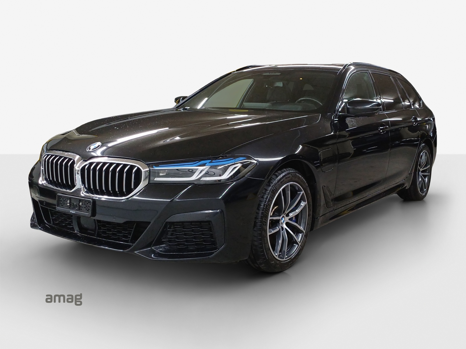BMW 530e xDrive Touring Pure M Sport Steptronic-image-0