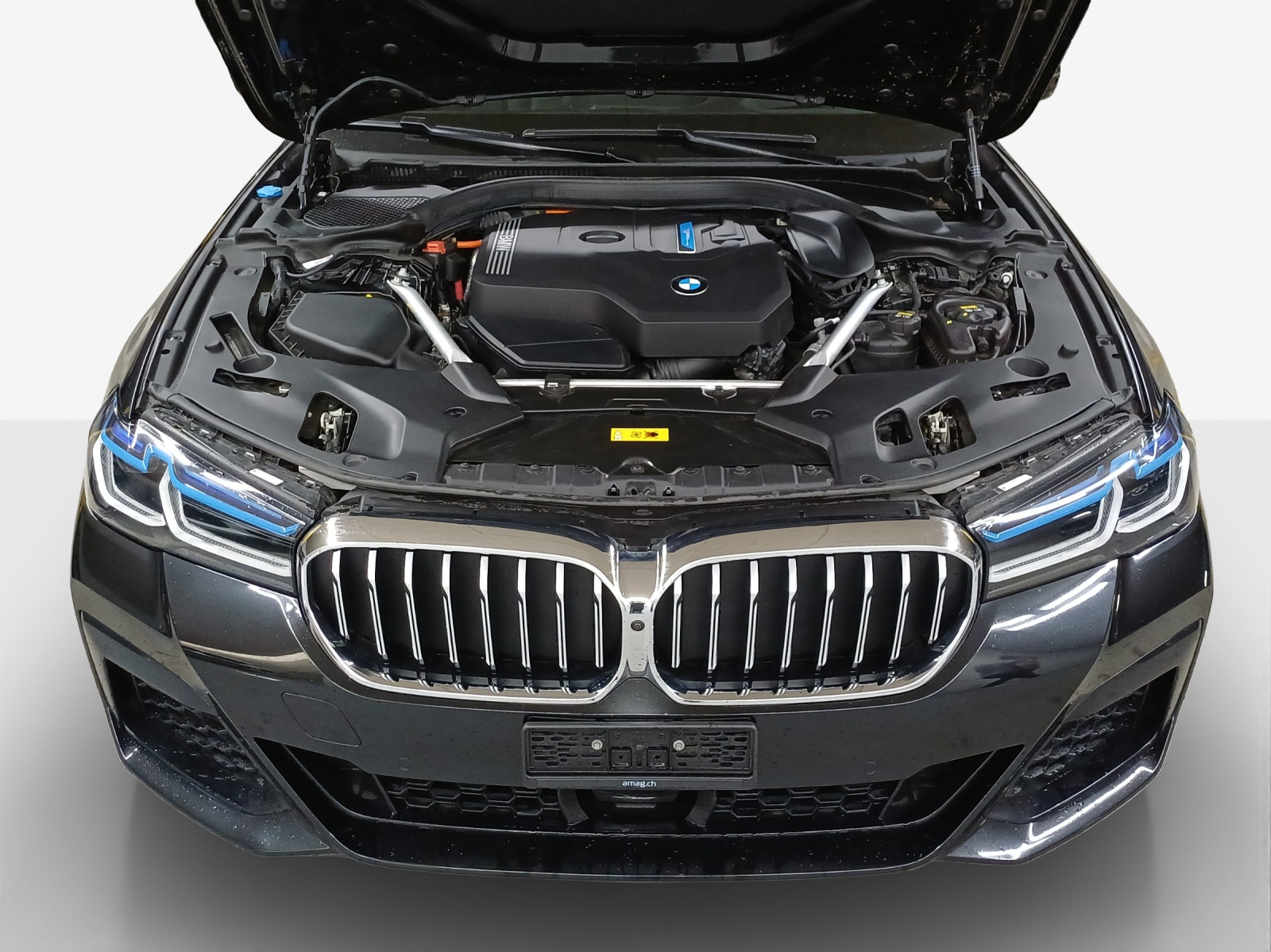 BMW 530e xDrive Touring Pure M Sport Steptronic-image-13