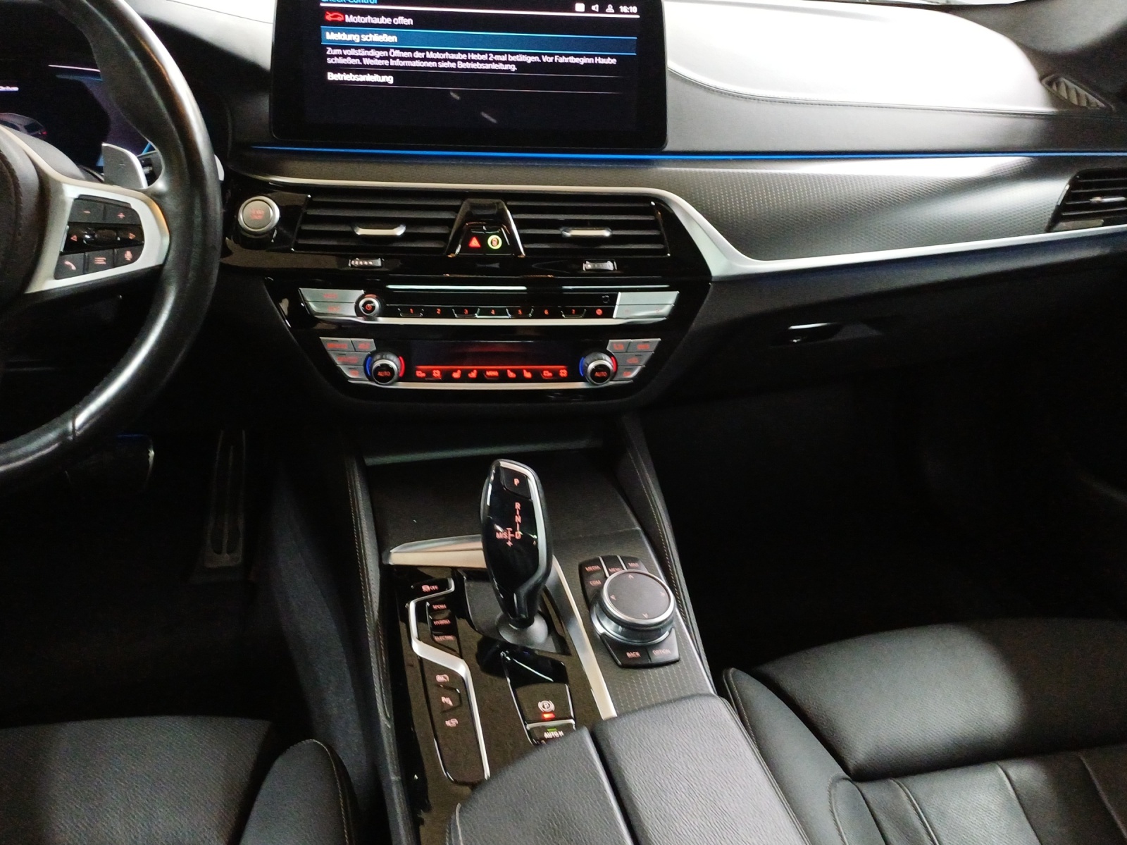 BMW 530e xDrive Touring Pure M Sport Steptronic-image-10